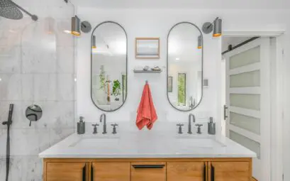 Les miroirs dans la salle de bain
