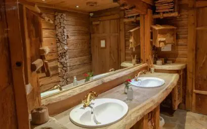 Le bois dans la salle de bain